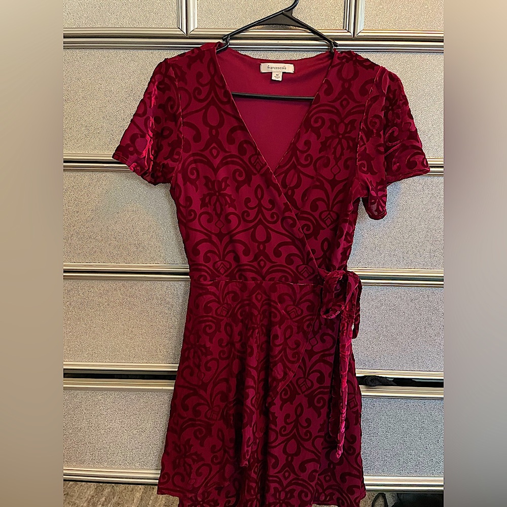Francesca’s deep red, wine dress, sz M, faux wrap, v-neck, velvet pattern